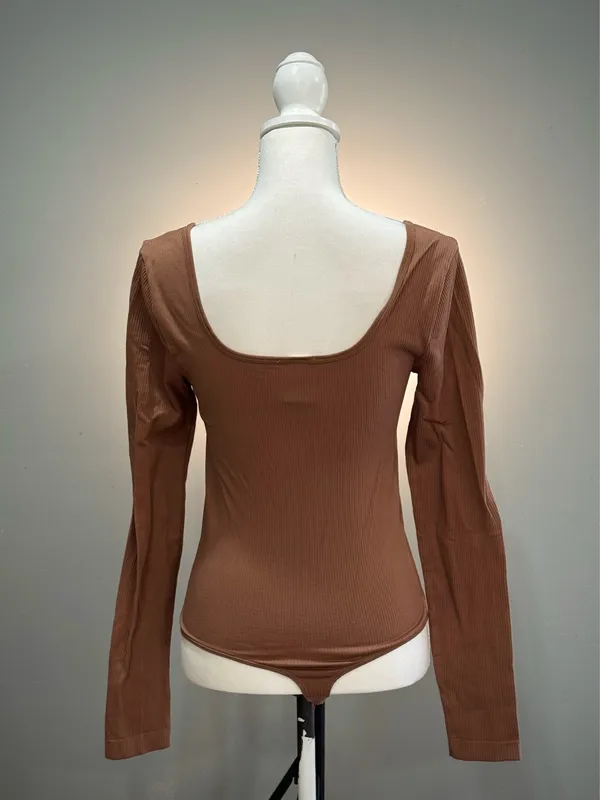 Brown SO Ribbed L/S Bodysuit Size M NWOT - Image 2