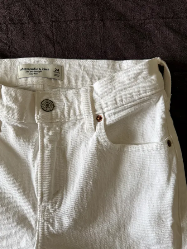 Abercrombie Jeans - Image 2