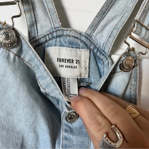Forever 21 Light wash denim overalls - Image 5
