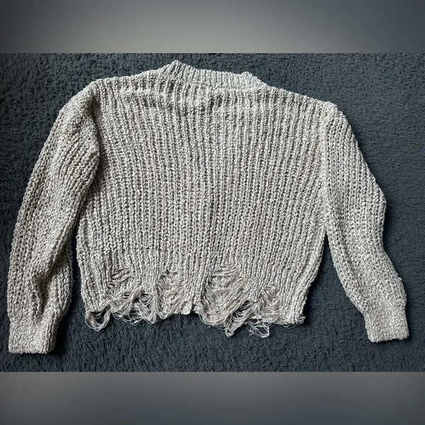 BKE knit oversized, cropped cardigan sweater. Size S, frayed hem, neutral colors - Image 6