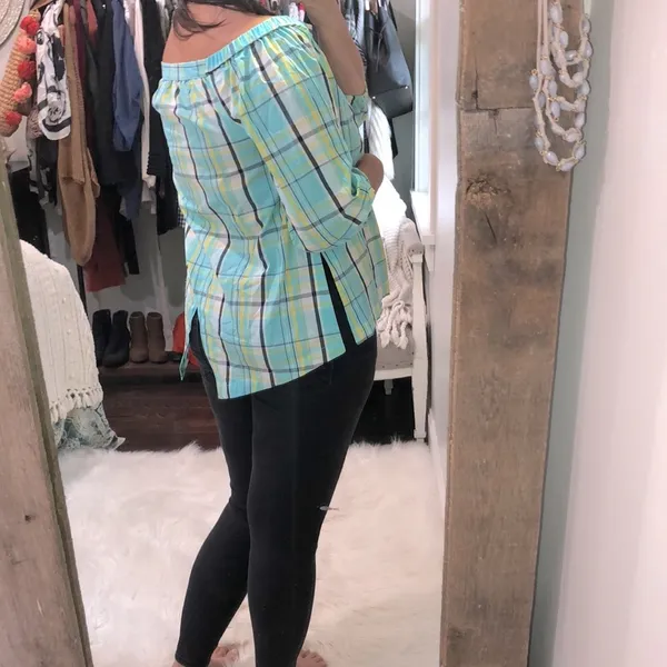 Crown & Ivy medium off shoulder plaid cotton top - Image 4