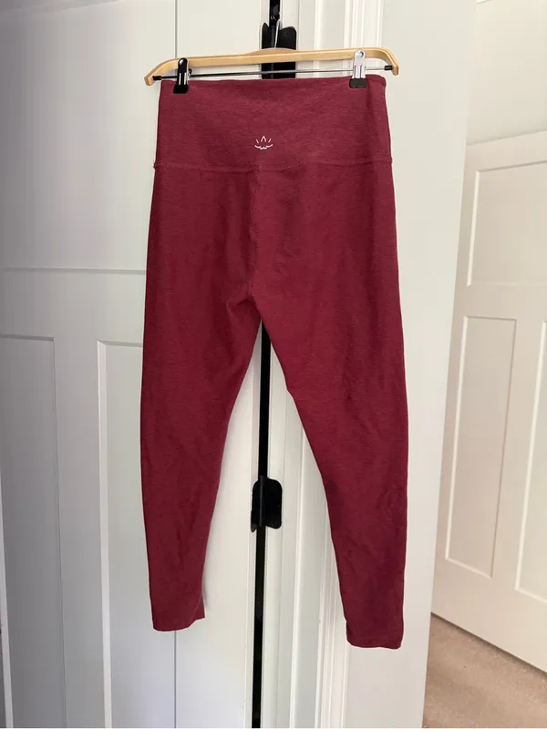 Spacedye caught in the midi‎ high rise workout stretch leggings red - Image 4