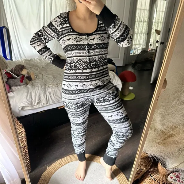 Victoria’s Secret Pink Women’s Medium Black White Fair Isle One Piece Pajama - Image 2