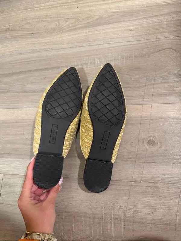 Woven Pointed - Image 2