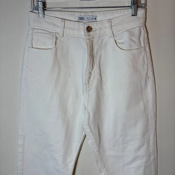 Zara White Denim High‎ Rise Mom Jean Size 6 - Image 2