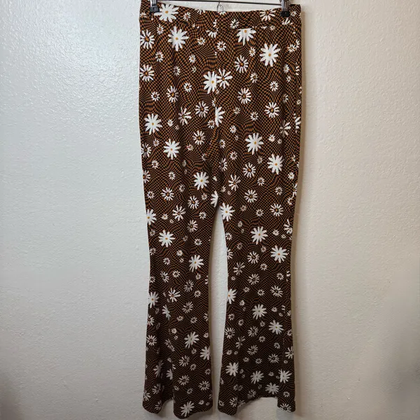 Altar’d State Daisy Extreme Flare Leggings Checkered Size Medium - Image 5