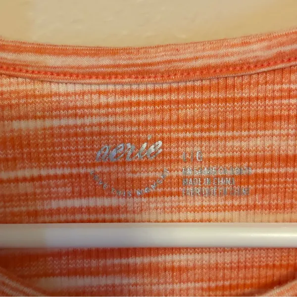 Aerie ribbed tank top with ruching Preloved excellent condition. Size Large. - Image 3
