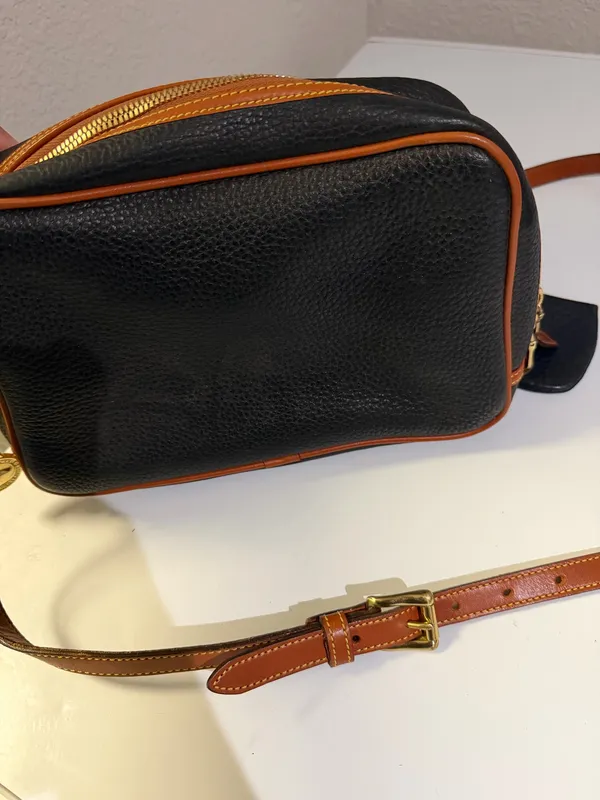 Vintage Dooney & Bourke W/Coin Pouch - Image 7