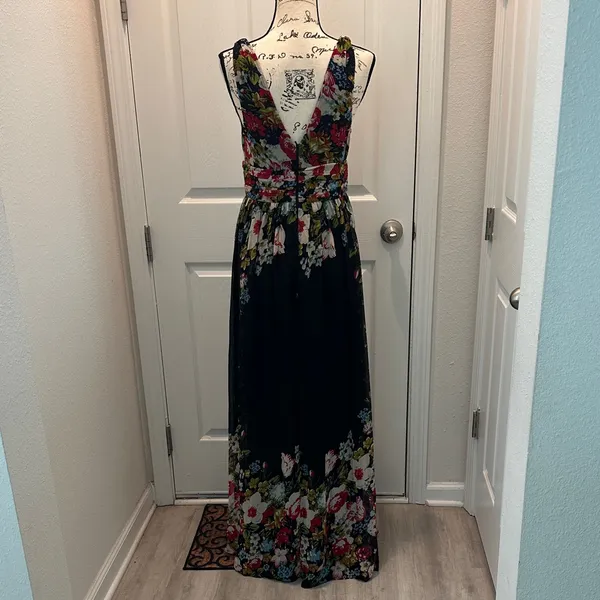 Ever Pretty Floral Black Maxi Dress with V-Neck - Image 3