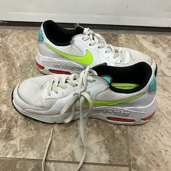 Nike Air Max Excee Womens Shoes, Size 7 - Image 6