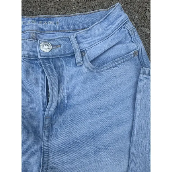 American Eagle Women's 90s Straight Leg Light Wash Faded Jeans SZ 4‎ - Image 6