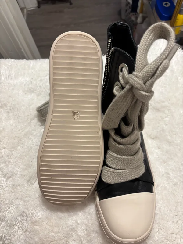 Black and white Rick Owen’s high top Size 9.5 - Image 4