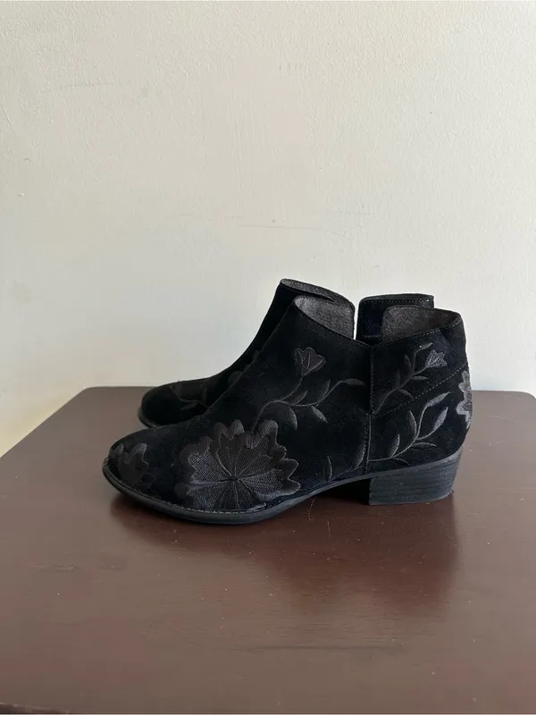Seychelles Black Suede Embroidered Ankle Boots 8 - Image 3