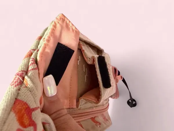 Kavu Olive Flamingo Rope Sling Bag - Image 6