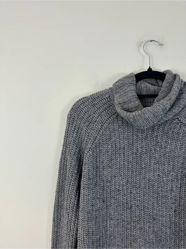 UGG Ceanne Gray Chunky Knit Turtleneck Sweater w/ Side Bow Details Size XS - Image 3