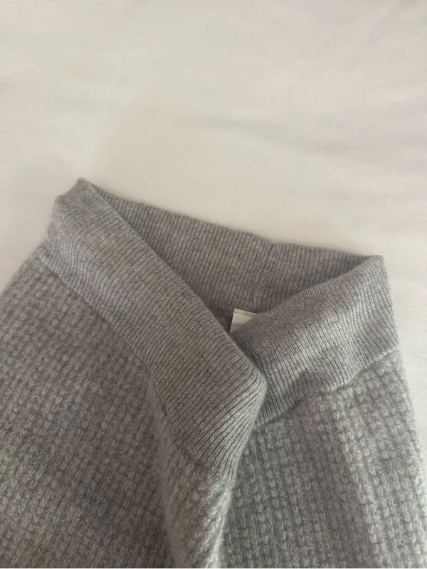 Alo Yoga cashmere high waist plush waffle athletic Heather grey pants Size XS - Image 8
