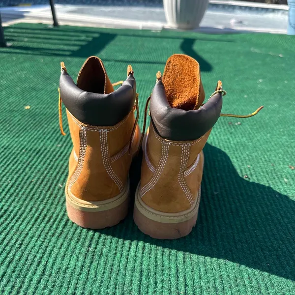 Timberland 6 Inch Premium Waterproof Boot 'Wheat' Nubuck Size 5 Women’s Size 6.5 STAIN ON BOTH SHOES IM SURE STAINS COME OFF - Image 5