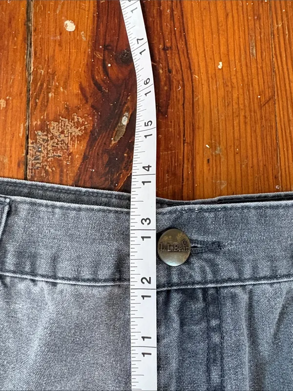 Vintage L.L. Bean Women's Washed Denim Cargo Shorts Gray Gorpcore - Image 4