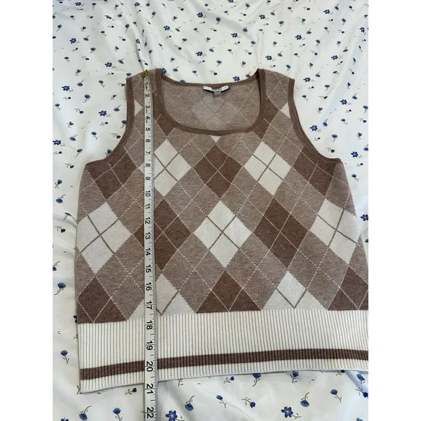 NWOT Sioni Women's M Dusty Pink Argyle Sleeveless Pullover Square Neck Sweater - Image 4