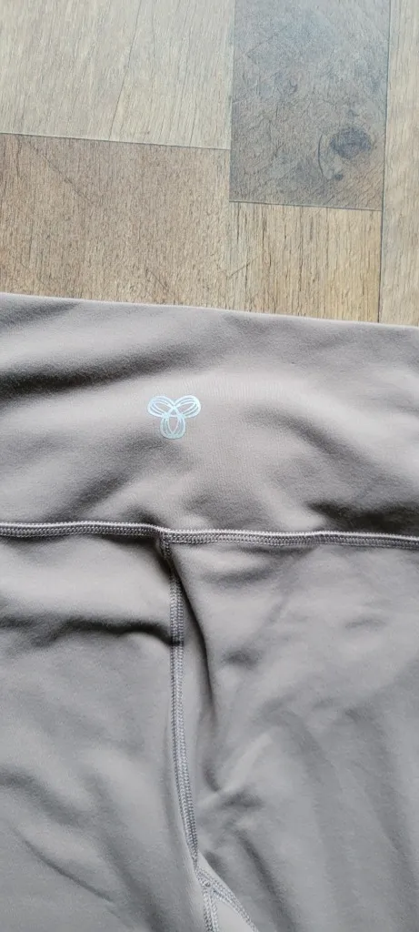 Aritzia TNA Leggings - Image 5