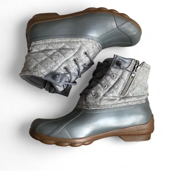 Sperry Women's Size 7.5 Gray Rain Short Boots Booties Gray Quilted Short. - Image 8