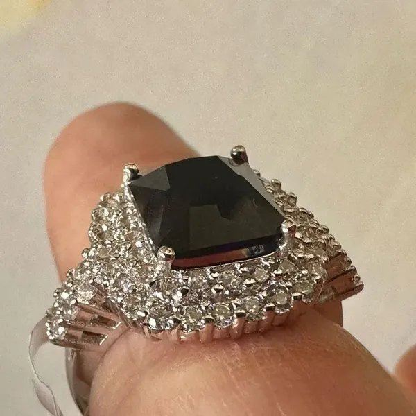 Silver and blue glamorous ring Size 6 - Image 8