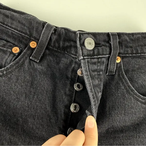 Levi’s Ribcage Straight Black Denim Jean Shorts - Image 2