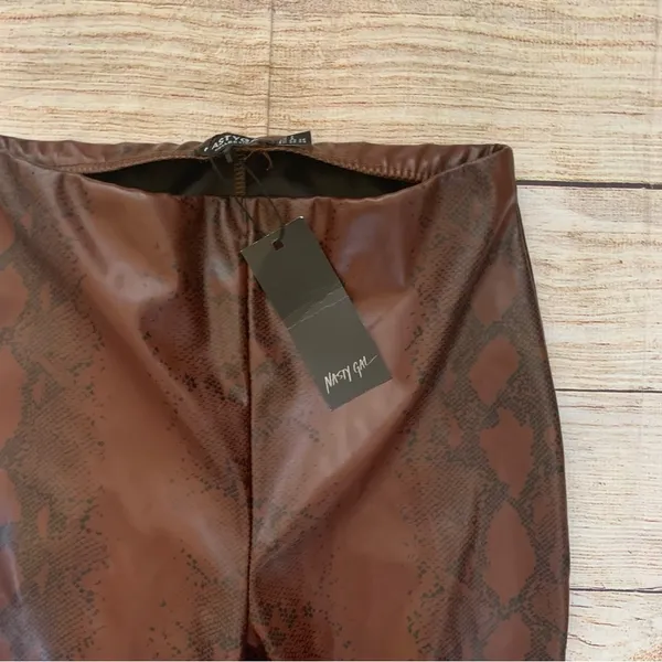 Nasty Gal faux leather snake print size 4 leggings NWT Pull On Pants - Image 3