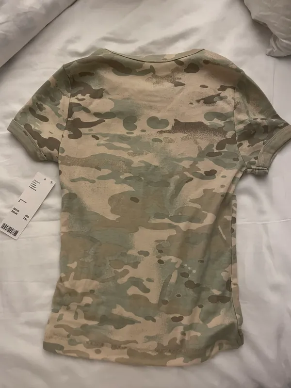 Urban Outfitters Camo Tee - Image 2