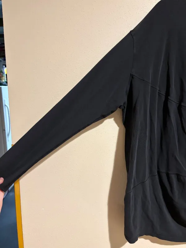 Lululemon Size 8? Back In Action Long Sleeve Tee Shirt - Image 7