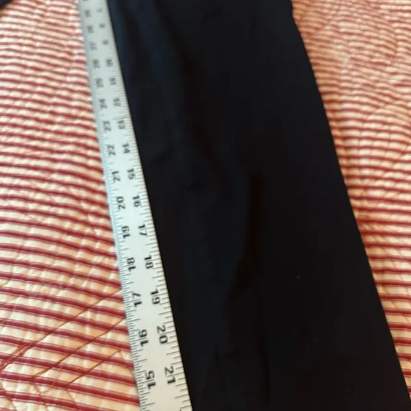 Black Skinny Jeans with Sleek Fit - Image 6