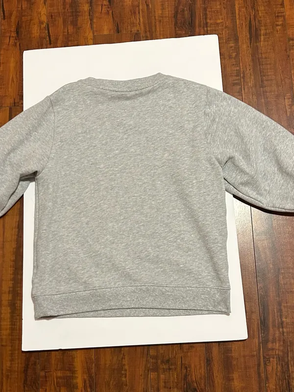 Amazon Essentials Women’s Gray Crewneck Sweatshirt Size undefined - Image 2