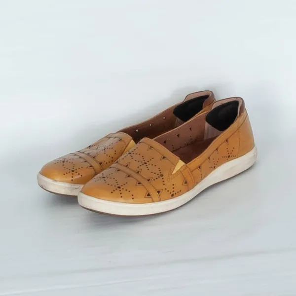 Cobb Hill Bailee Slip On Leather Loafers in Sweet Corn Womens Size 7.5‎ - Image 4