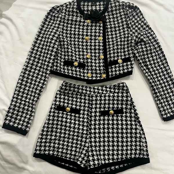 Black and White Houndstooth Set with Gold Buttons Size 2 - Image 4