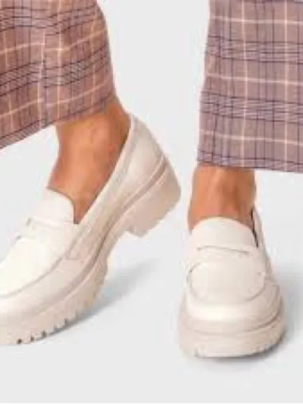 Platform Penny Loafers in Cream Size 8.5 - Image 2