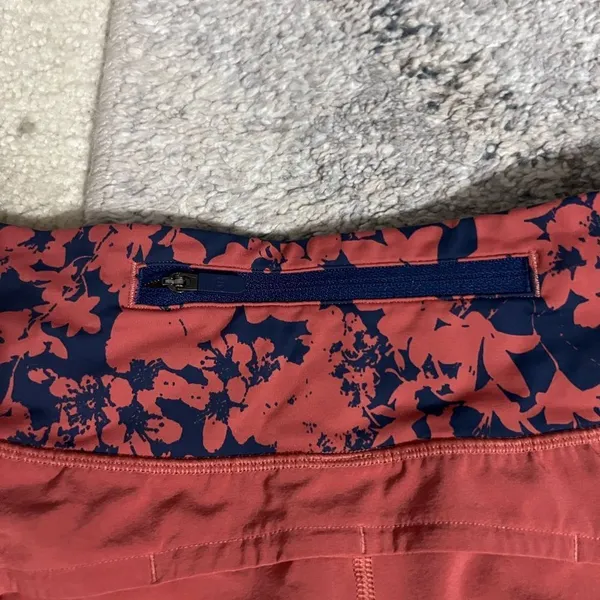 Lululemon‎ Run Times Short II Sz 6 - Image 12