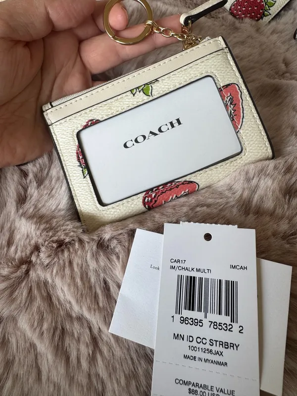 Coach strawberry Id card case - Image 3