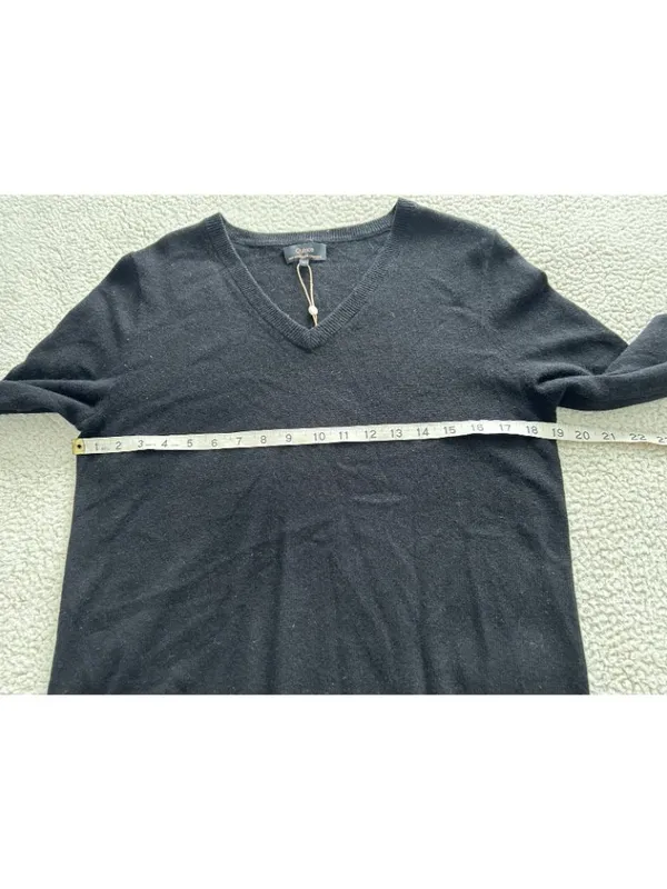 Quince Mongolian Cashmere V-Neck Sweater Black Size M - Image 11