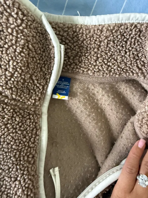 Old navy Sherpa tan  - Image 2
