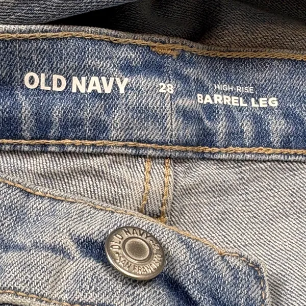 NWT Old Navy High Rise Barrel Leg Jeans Two Tone Blue‎ Denim Retro Plus Size 28 - Image 6