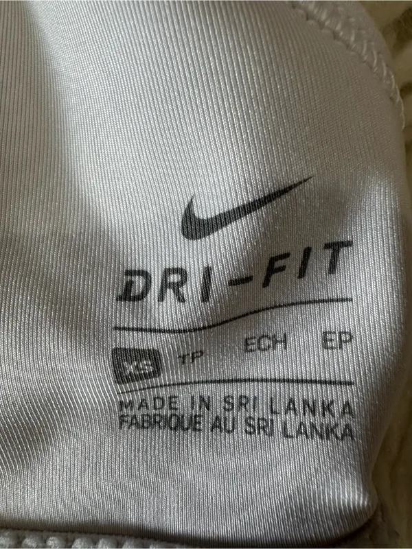 501. Nike xs sports bra white. - Image 3