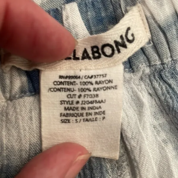 Billabong Tie Dye Rayon Dolphin Shorts‎ Women's Size S Blue White Casual Beach - Image 5