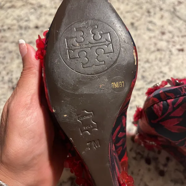 Tory Burch Floral Satin Elmira Wedge Heels‎ Red Navy Flower Embellished Size 7M - Image 7