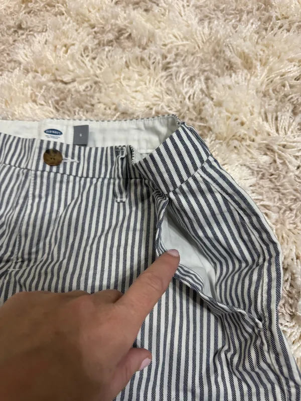 Old Navy Striped Career Shorts size 6 - Image 5