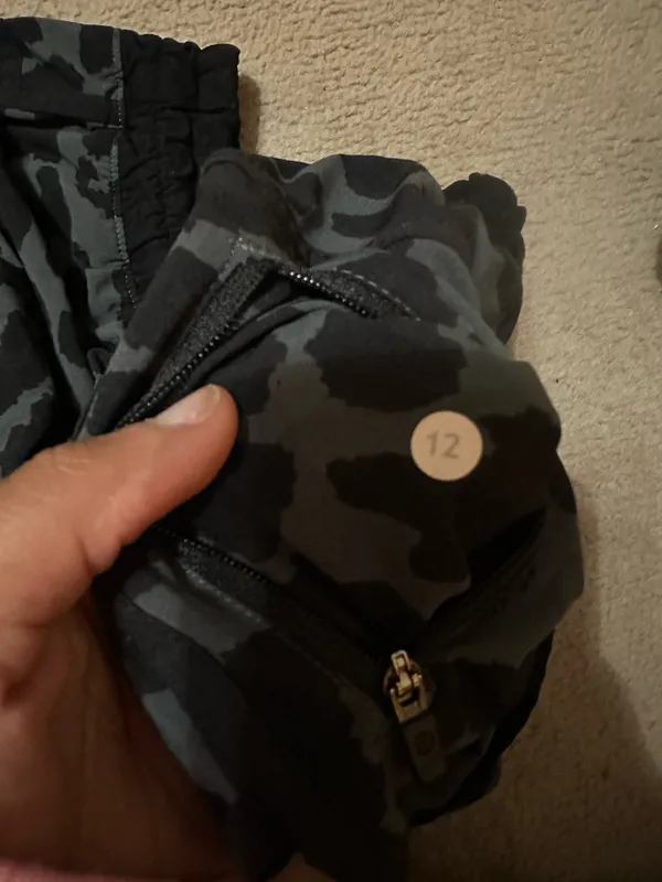 Lululemon shorts - Image 4