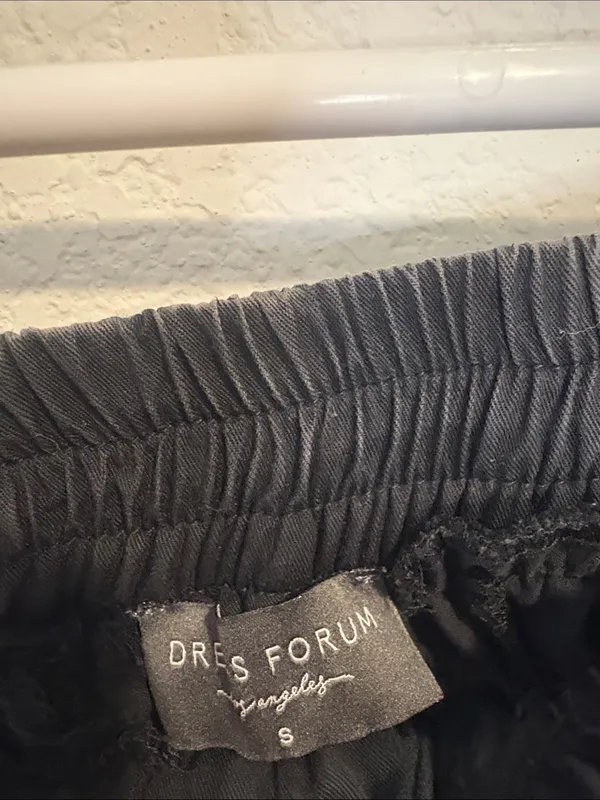 Dress Forum charcoal Black Cargo Jogger Pants small - Image 2