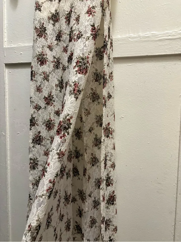 Whimsical Floral Lace Dress - Image 3