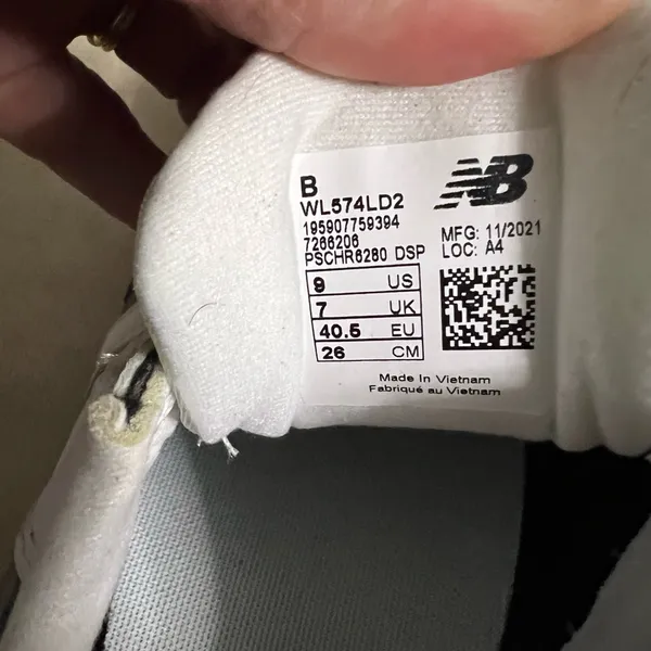 New Balance Women’s 574 V2 Metallic Leather Sneaker • WL574LD2 • Size 9 - Image 9