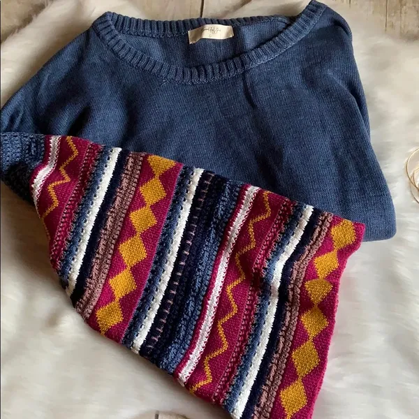 Killian BoHo Bohemian Patterned Sleeve Dusty Blue Bell Sleeve Sweater NWT - Image 3