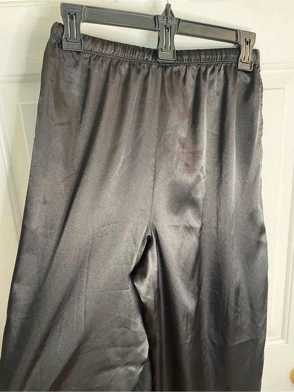 BB Dakota Black Satin Short-Sleeve Pajama Set with Drawstring Pants Size Small - Image 14